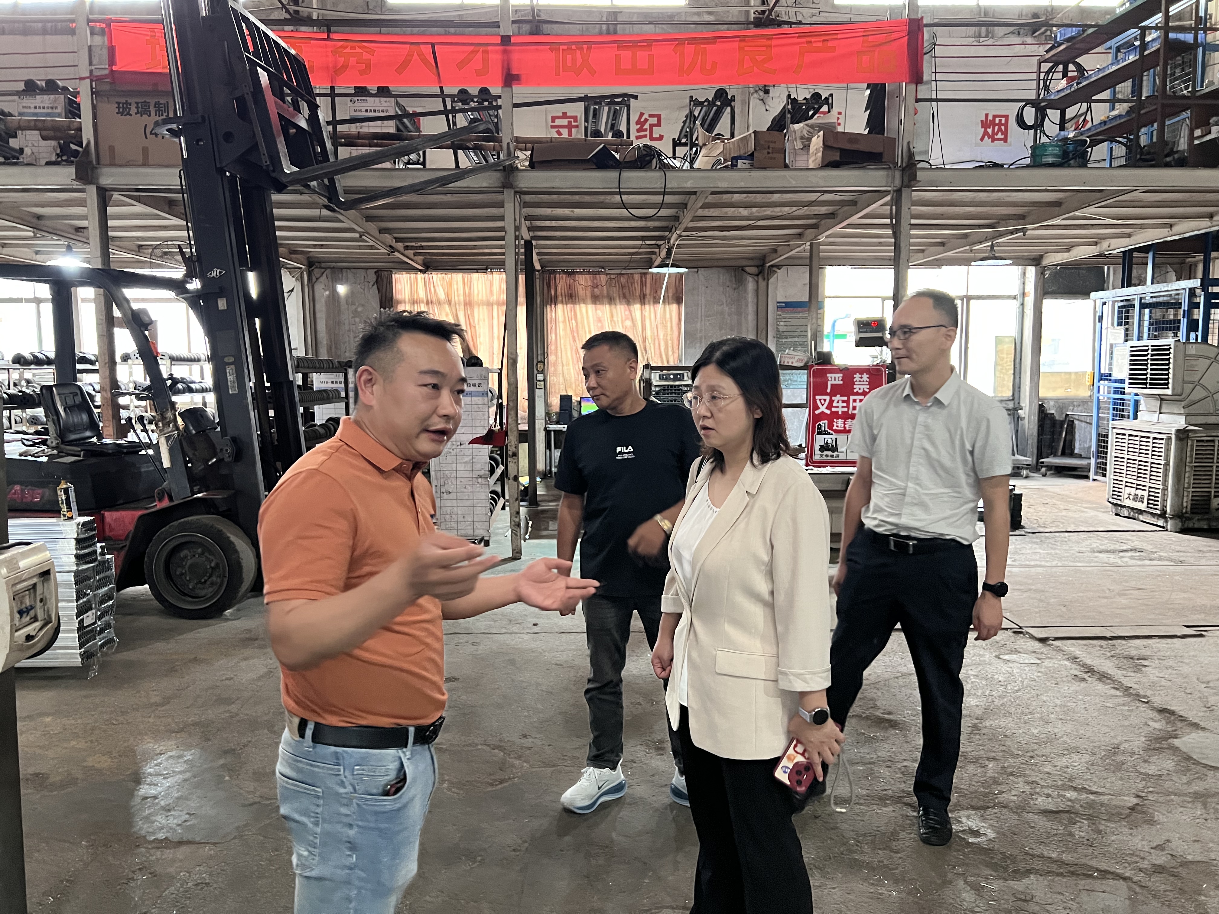 热烈欢迎浏阳市沙市镇镇长一行到我司考察指导！